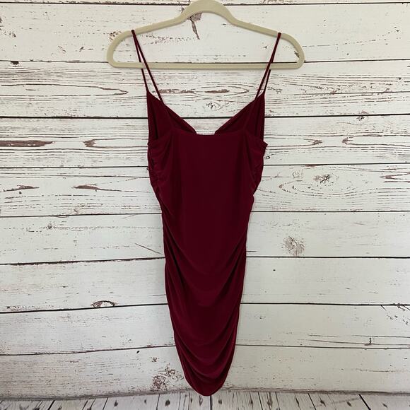 Windsor M Maroon Vneck Ruched Thin Strap Short Mini Cocktail Dress - Picture 4 of 5